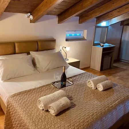 Alkionis Pool View Apartment Lefkada City