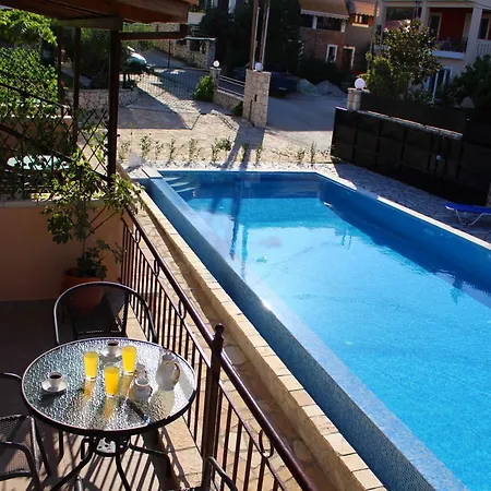 Alkionis Pool View Apartment Lefkada City